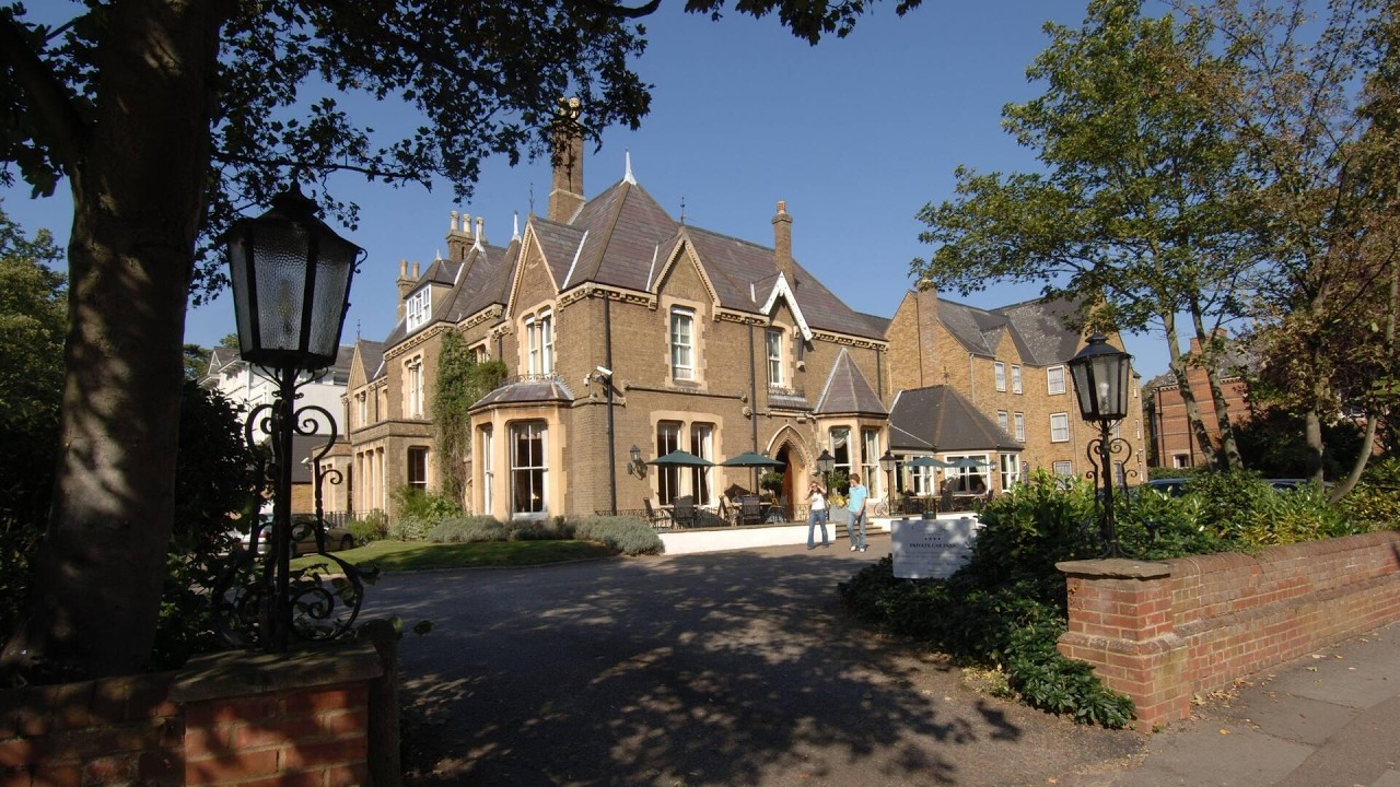 Cotswold Lodge Hotel, Oxford, United Kingdom | Travel With Kiara