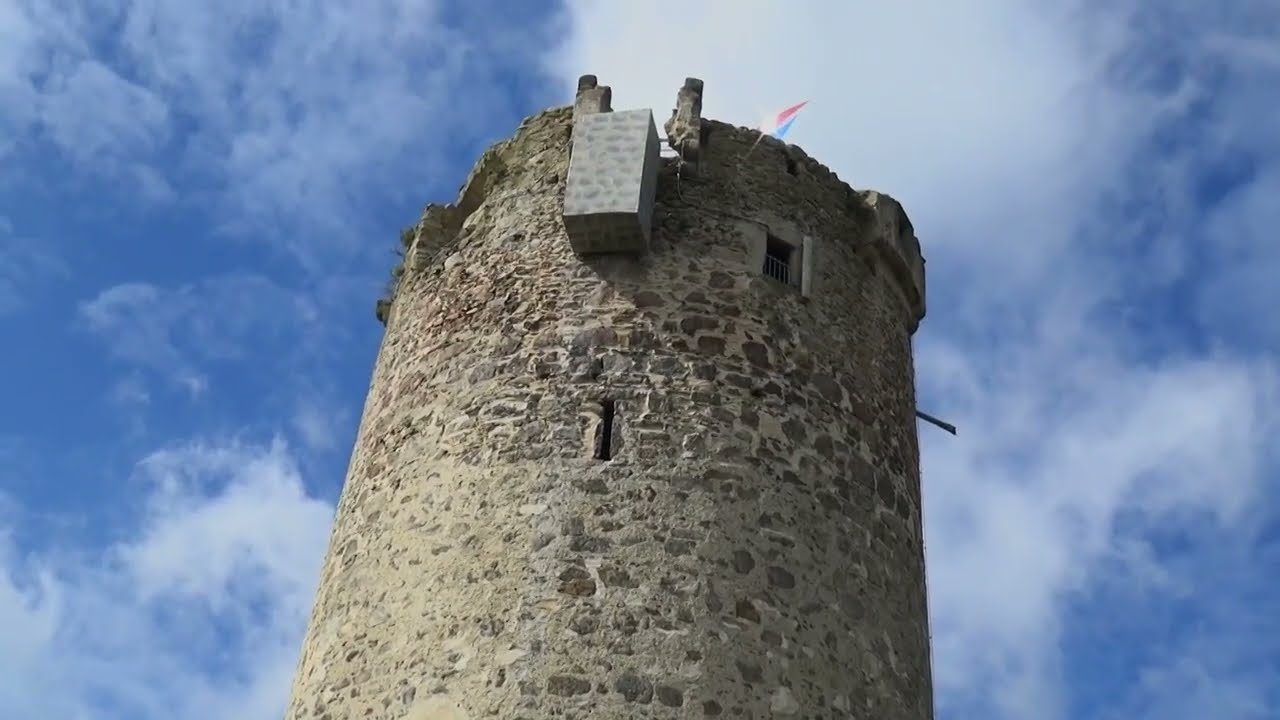 Burgruine Waxenberg: Ein Wahrzeichen des Mühlviertels - historischer Überblick