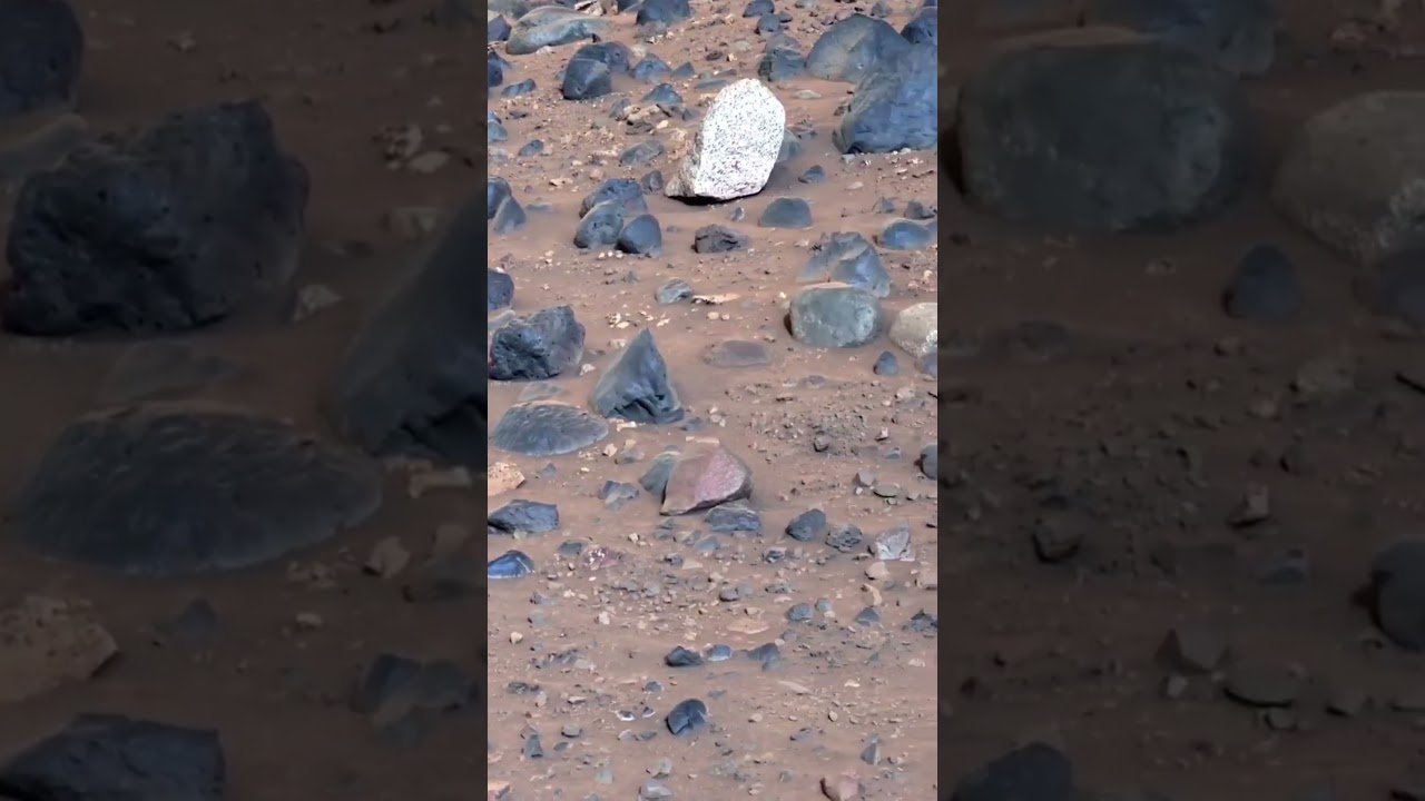 ini adalah Footage HD Planet Mars yang ditangkap oleh Rover nya NASA, sepertinya.. 