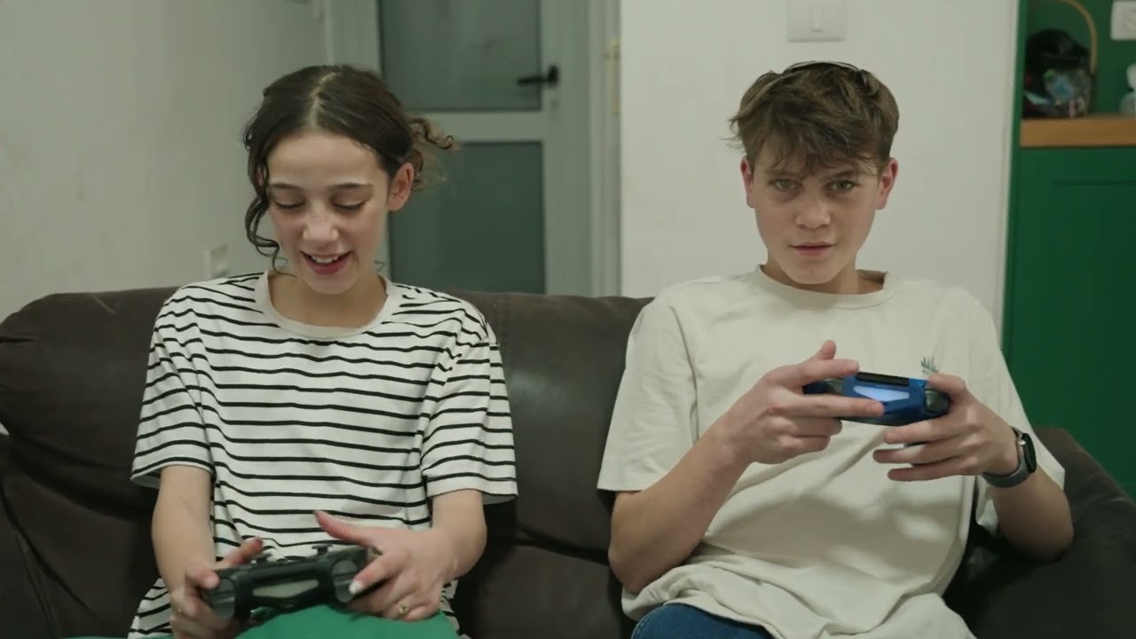 יום בחיי רותם שטראוס // סרט בת מצווה
