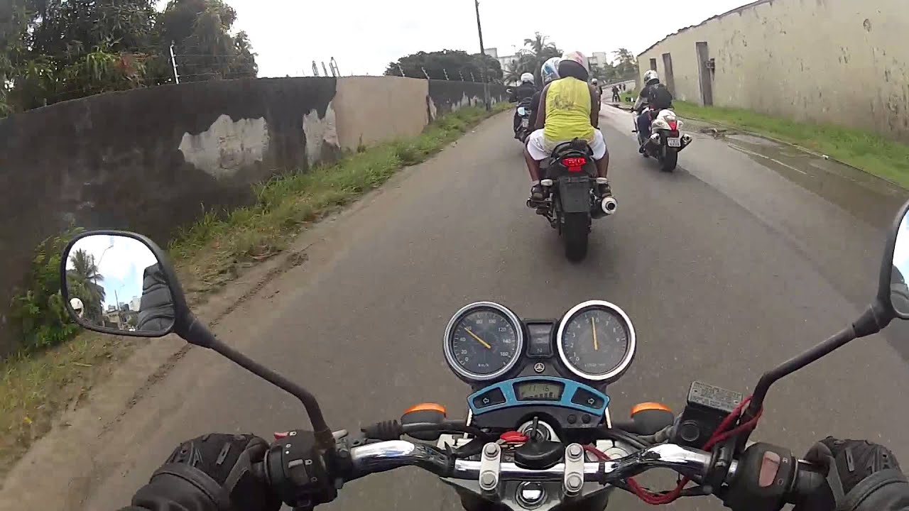 Felipe Motovlog - Acidente de moto com policial em uma XRE 300 - Salvador/BA - 13/04/14 - Fazer 250