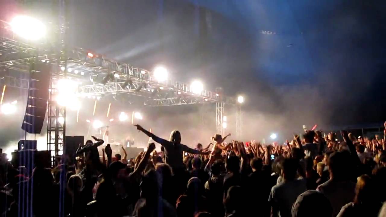 BAGRAIDERS @ GROOVIN' THE MOO 2010 BENDIGO - SHOOTING STAR (HD)