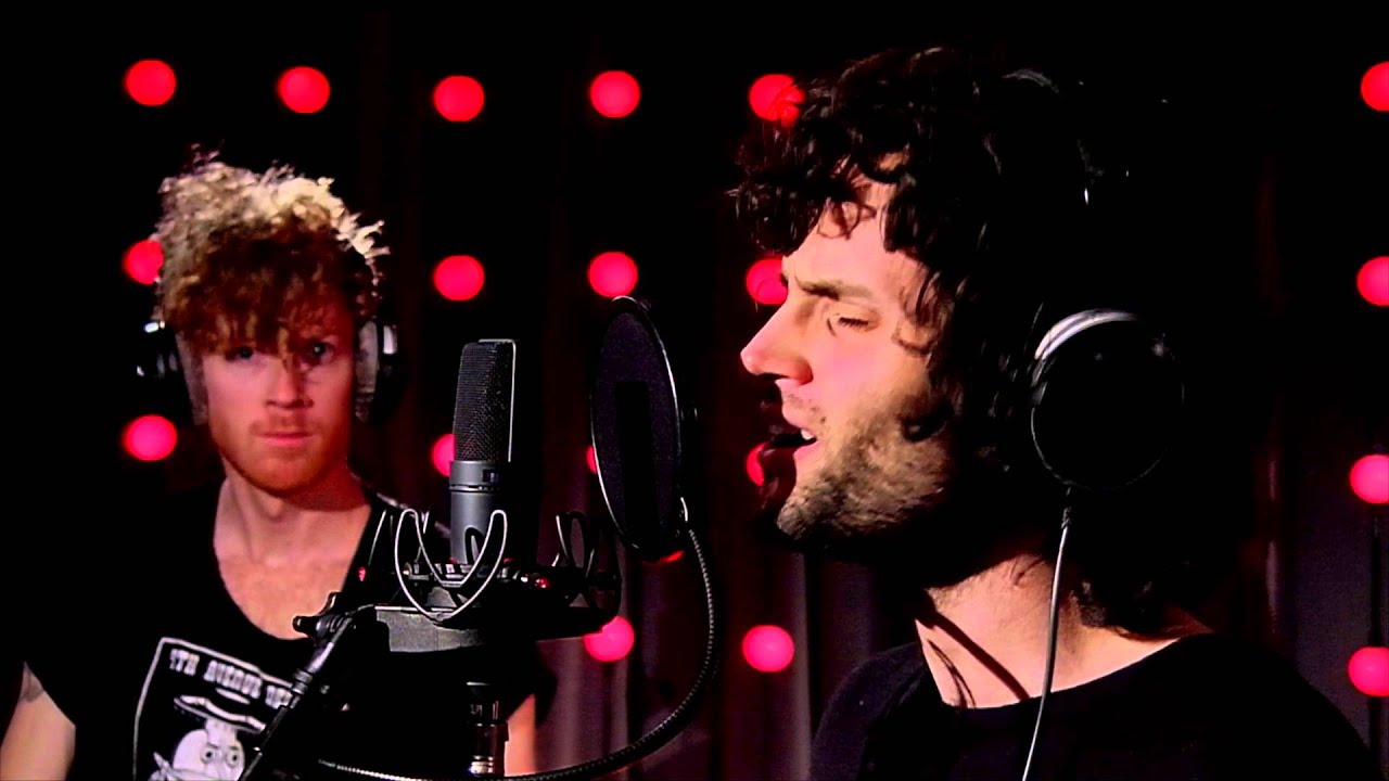 The BSMNT: MOTHXR - She Can't Tell (Live op Q)