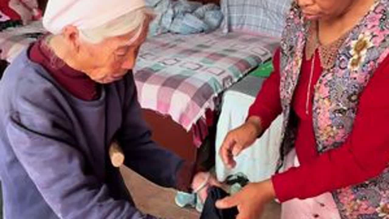 简简单单的一顿饭却包含了多少一个家的凝聚力和团结#记录我的农村生活#正能量 #农村守村人