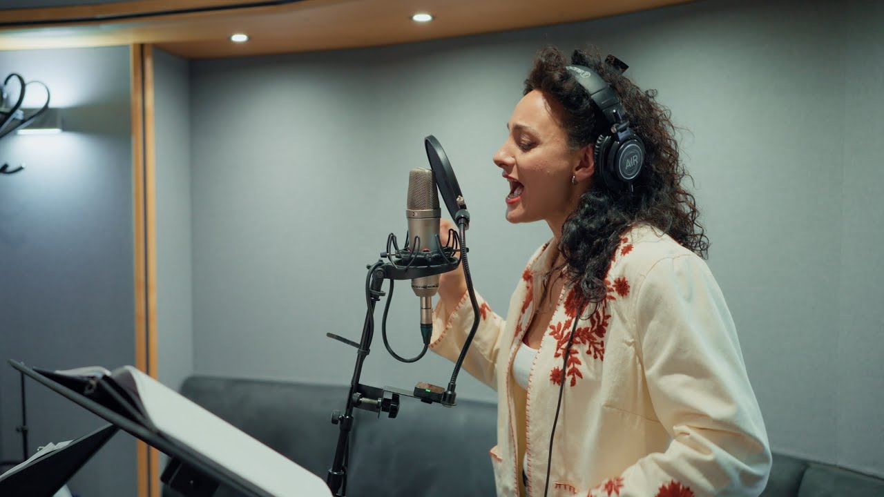 An exclusive snippet of 'Pretty Little Dead Things' from PADDINGTON The Musical!
