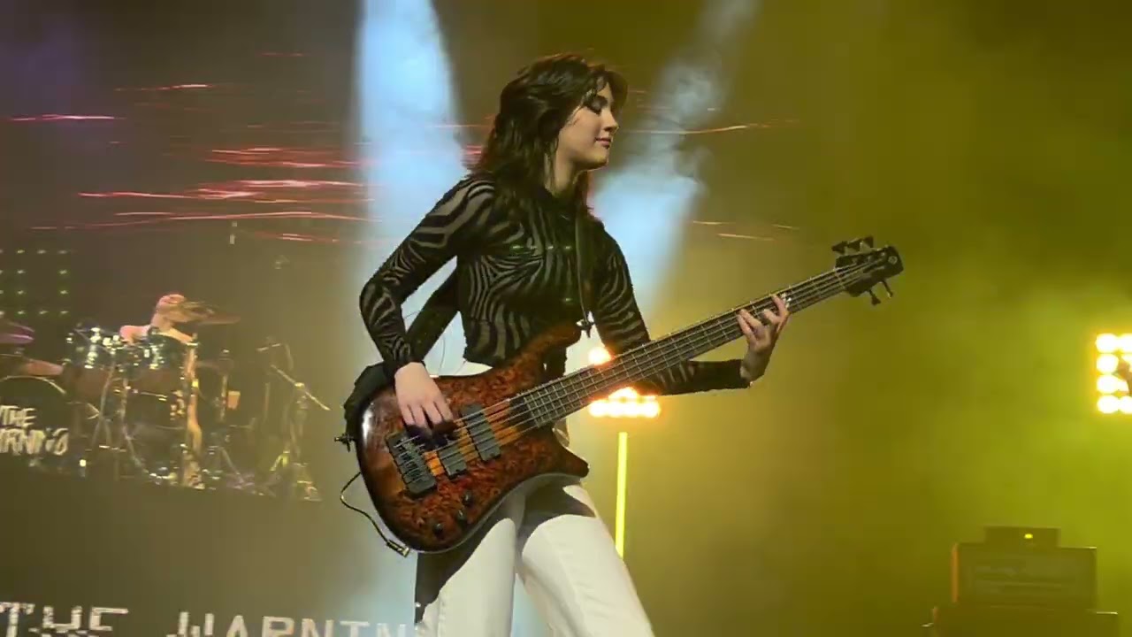 The Warning - Evolve (Live)