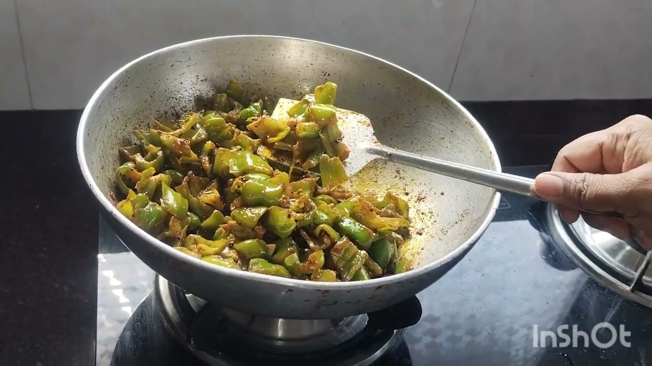 कमी साहित्यात रूचकर अशी सिमला मिरची रेसिपी 