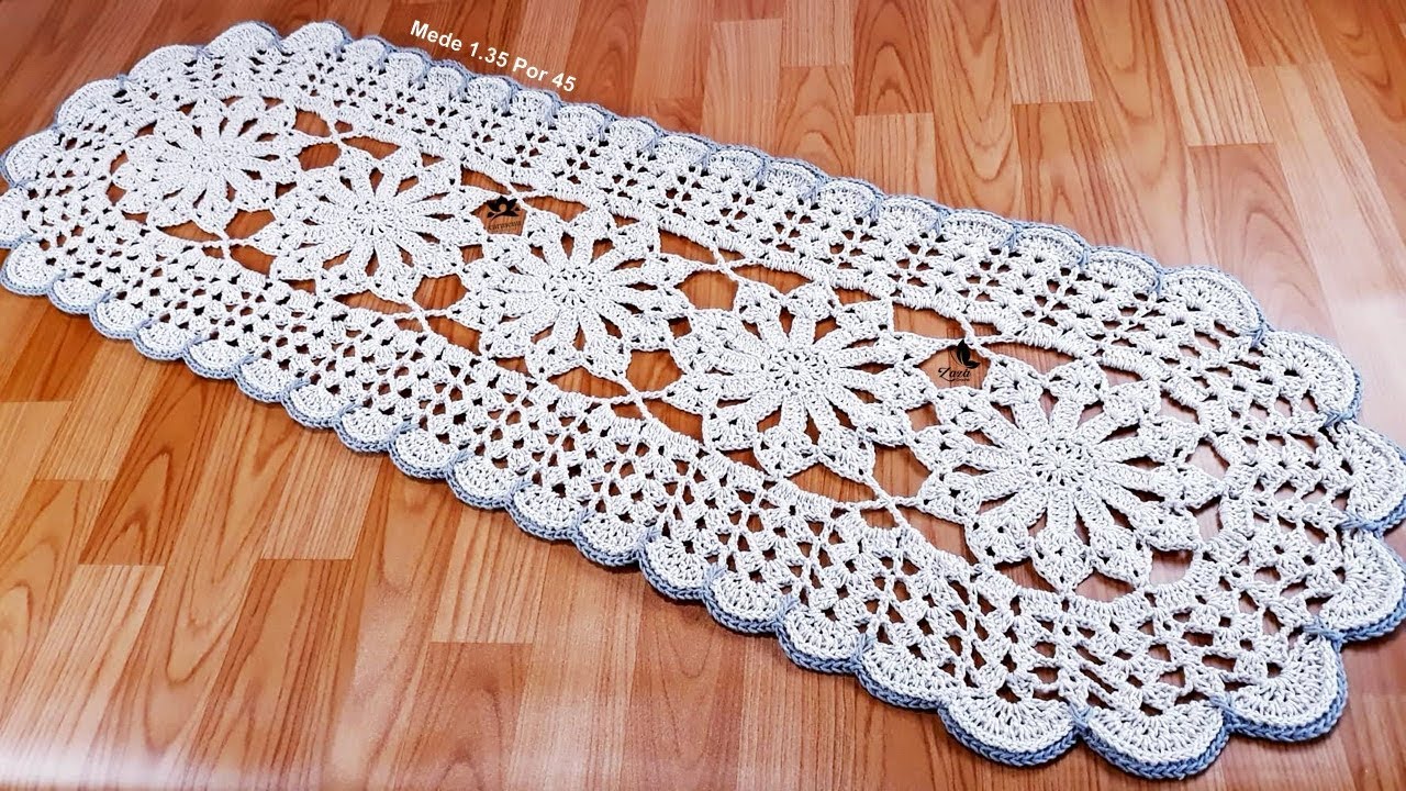 Caminho de Mesa em Crochê para o Réveillon
