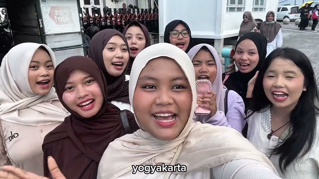 Field Trip Vlog : Goes to Jogja. Jogja's food, shop haul, exploring Jogjaaa 😆✨‼️