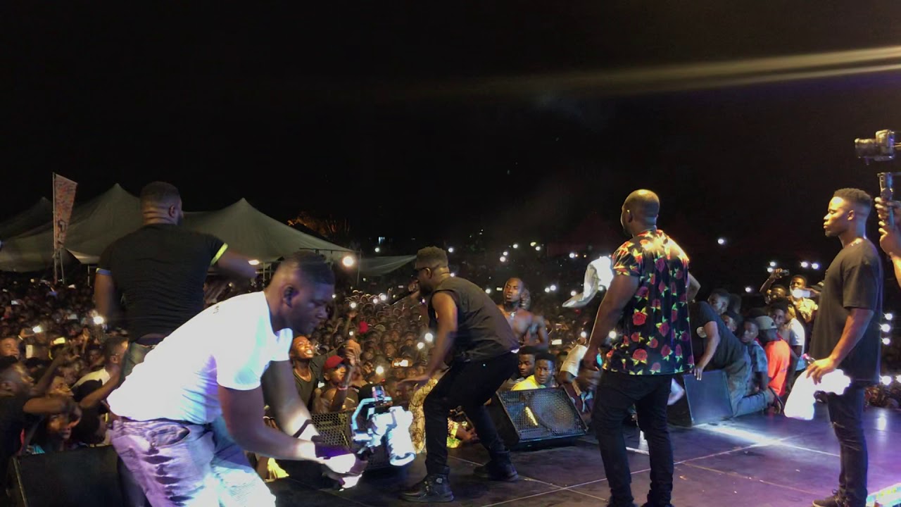 Sarkodie goes Crazy with Energetic Performance At Knust Campus, Back 2 Back