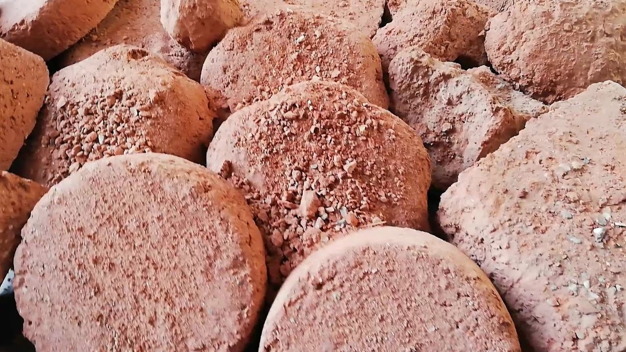 Earthy Gritty Soft Red Dirt Floor Crumbling dry and Water 💦 #asmr #satisfying