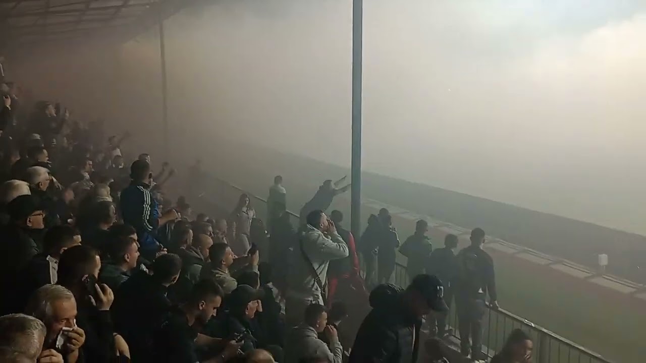 Flamurtari vs Elbasani skandal me te shara tifozeria vlonjate 🇦🇱 ⚽ 🇦🇱