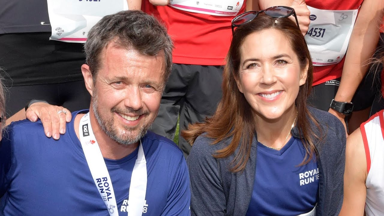 Kronprinsparret i kærligt parløb til Royal Run i Odense
