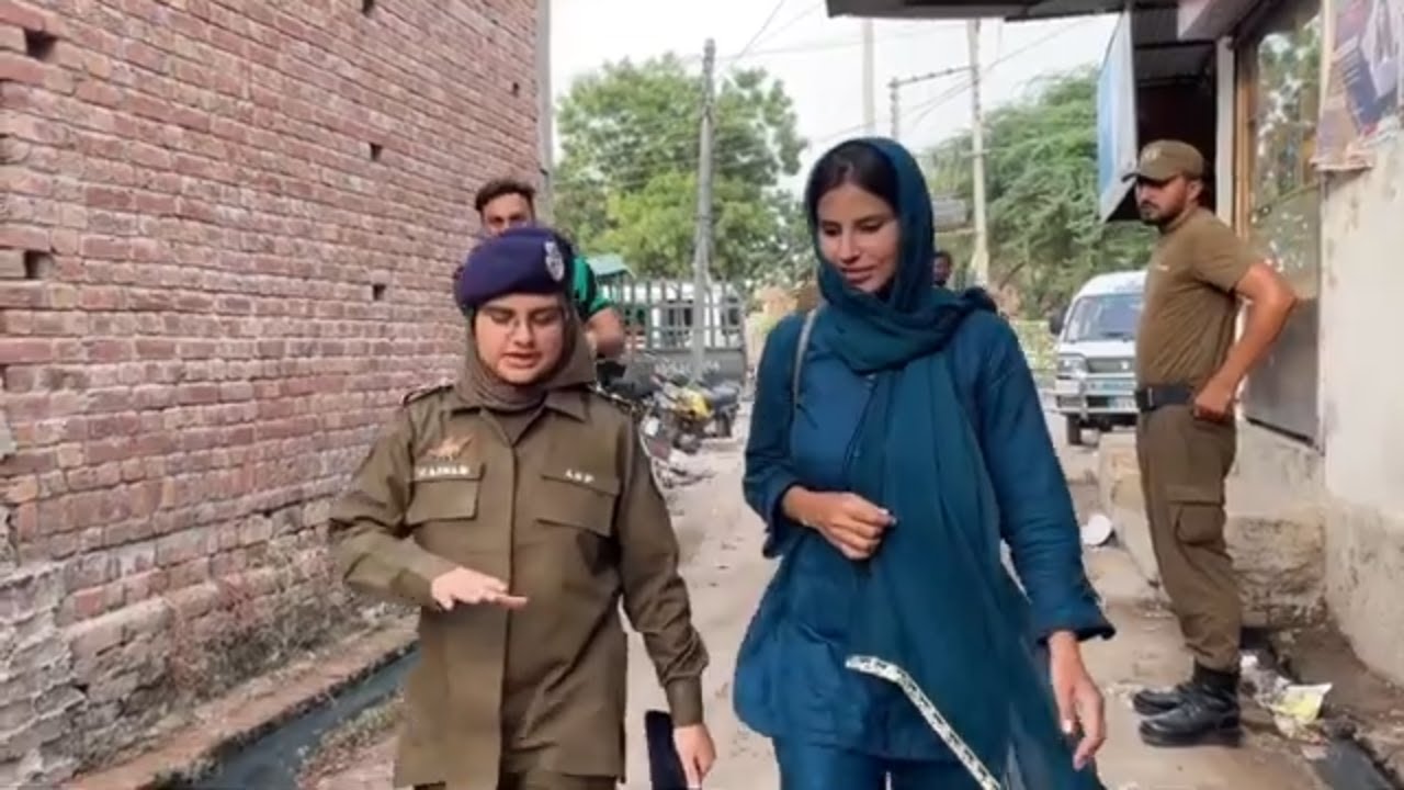 ASP Zainab Khalid visited the victims house in Jaranwala to hear the problems of affected families