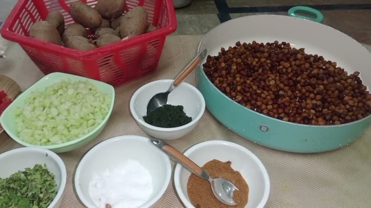 Aj bacho k liya banae special chana chat | How to make chana chat 