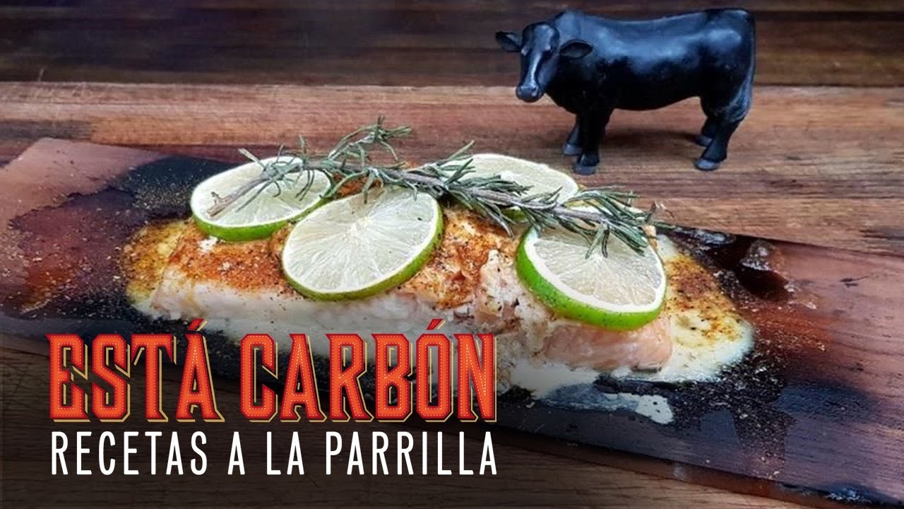 Salmón en tabla de mezquite | Está Carbón