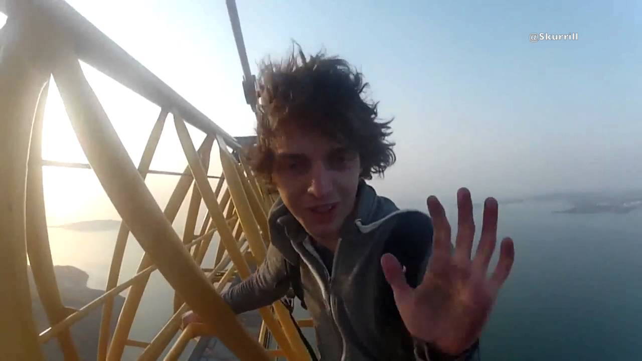 Best of Roofing || The world's craziest climber