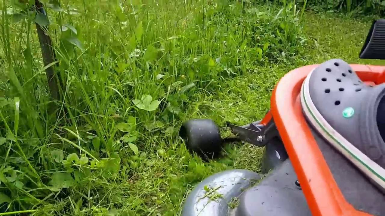 Husqvarna Rider cutting 1 meter high grass