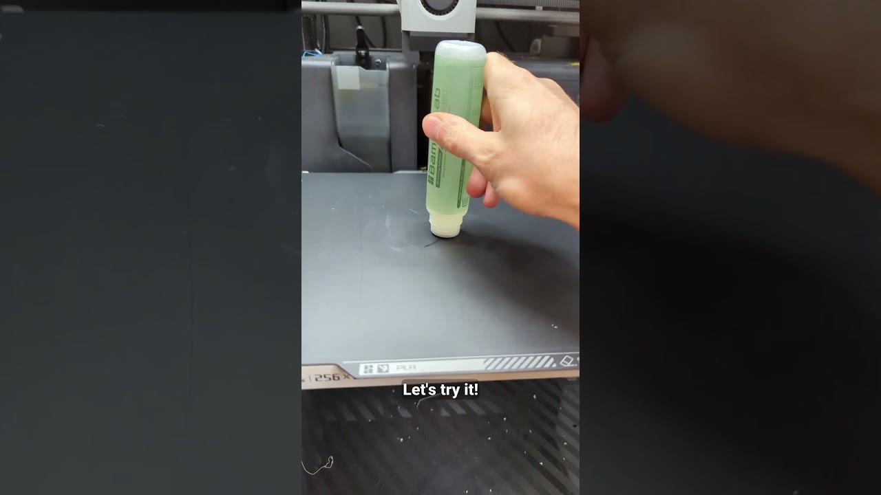 Я перешел на жидкий клей для своих 3D-принтеров.