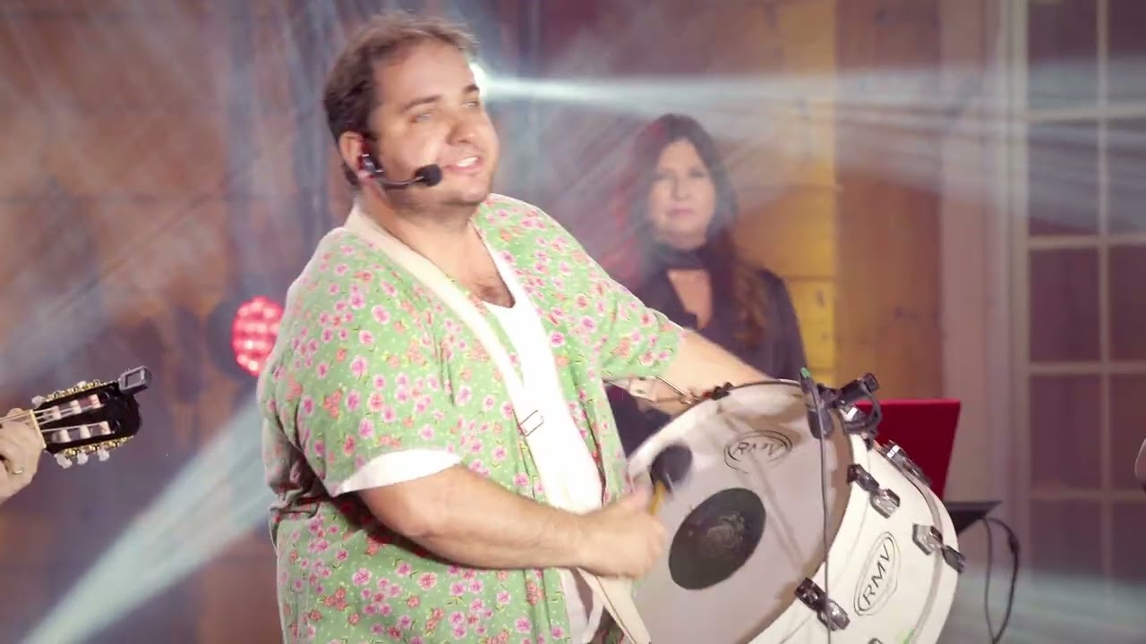 Canoeiros - Medley Forró no Escuro - Qui Nem Jiló (DVD #SextoucomForróPédeSerra Ao Vivo) COVER