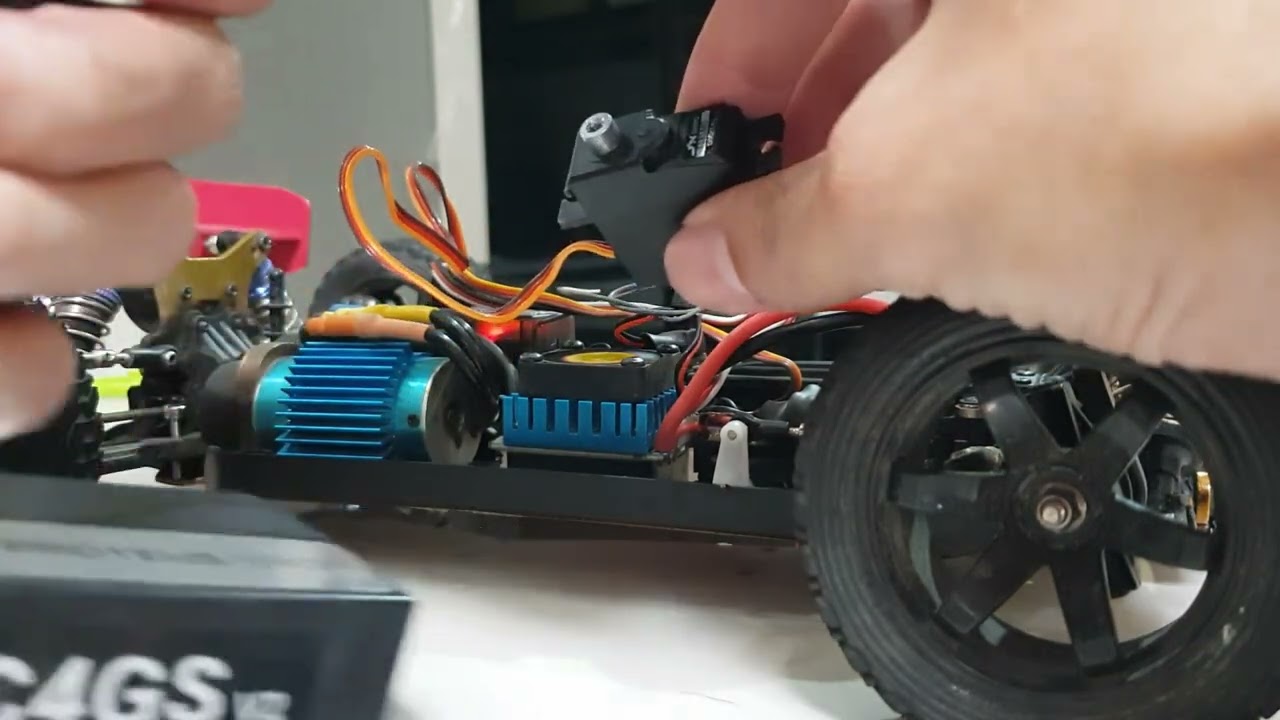 Upgrade Servo WLToys 124017 dengan JX 1181MG Digital Servo