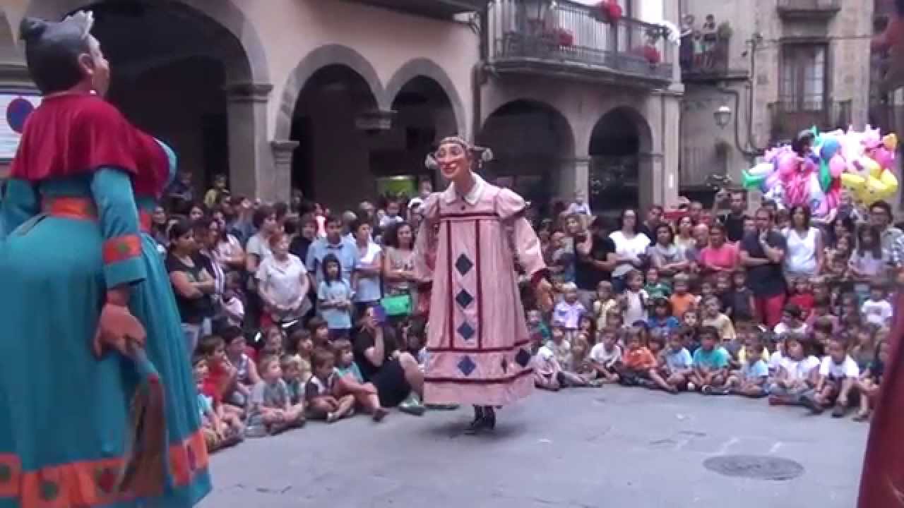 Ball dels Gegantons Bojos a la 18a TROBADA DE GEGANTONS DE #Solsona 2015