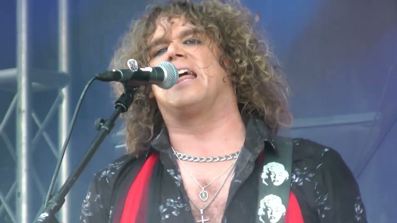 Sisters Doll - Dollhouse - Call of the Wild Festival - Lincolnshire Showground - 30/05/25..