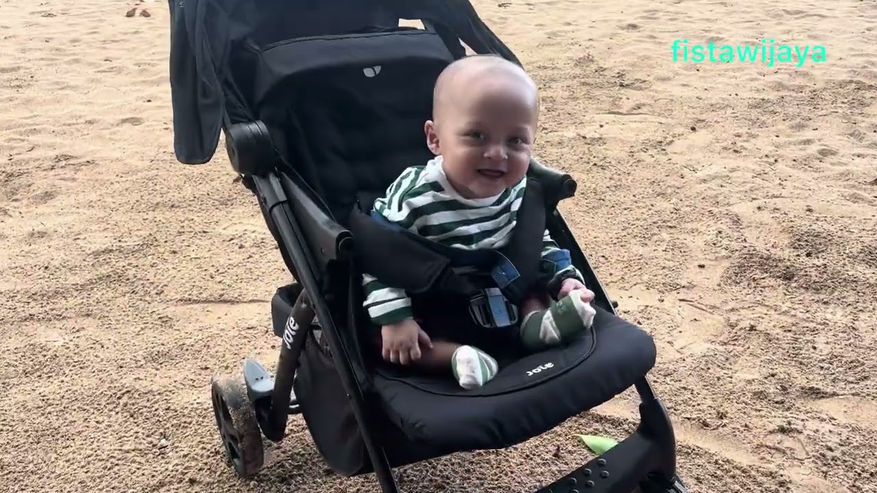 Makan siang dan main air di pantai Nusa Dua