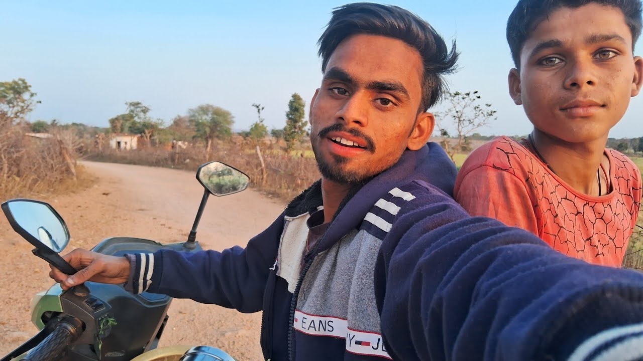 Ankul ko ulda bethar ke chalaya bike 😂 ?