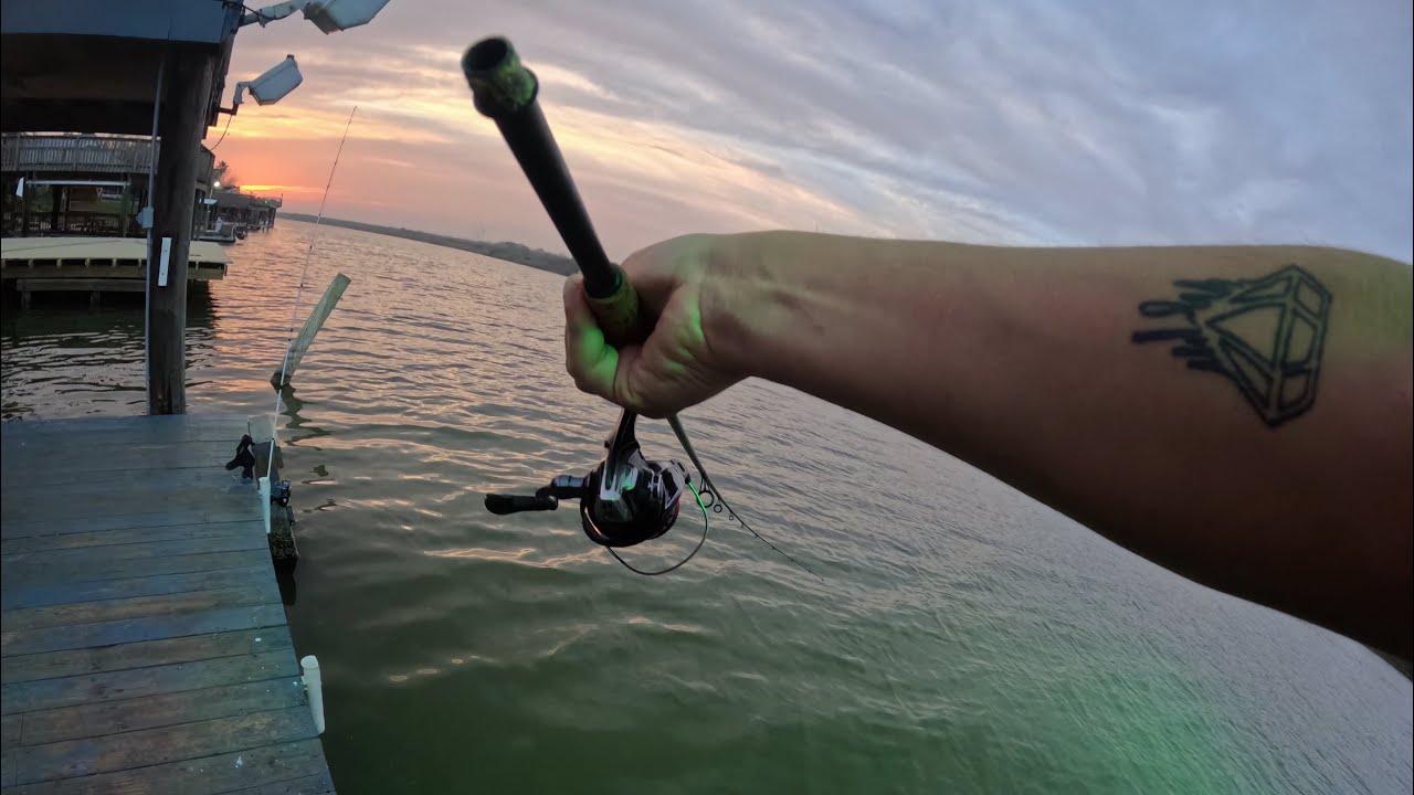 Some relaxing fishing in Arroyo City, Tx. Shrimp vs Lures!!