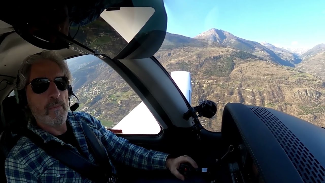 (Italian) Cirrus SR22 Turbo flight from Aosta LIMW to Bresso LIMB in VFR