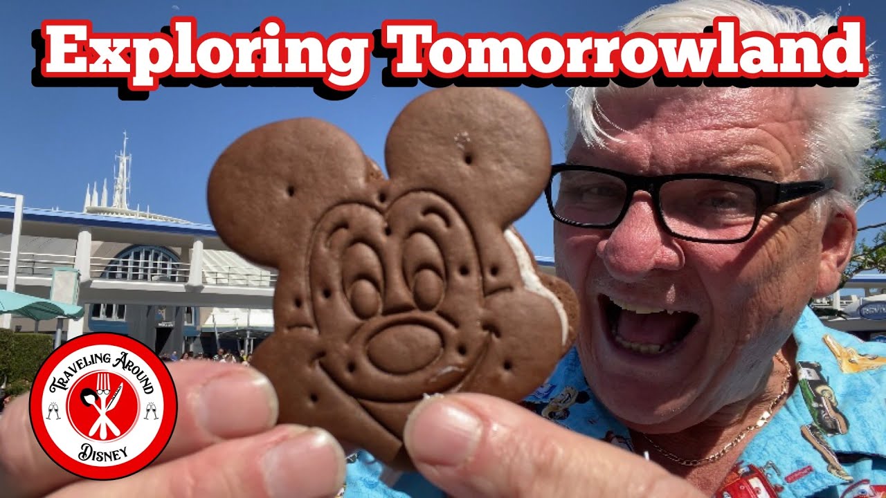 MAGIC KINGDOM TOMORROWLAND WALT DISNEY WORLD Walk Through | Disney Dining Review