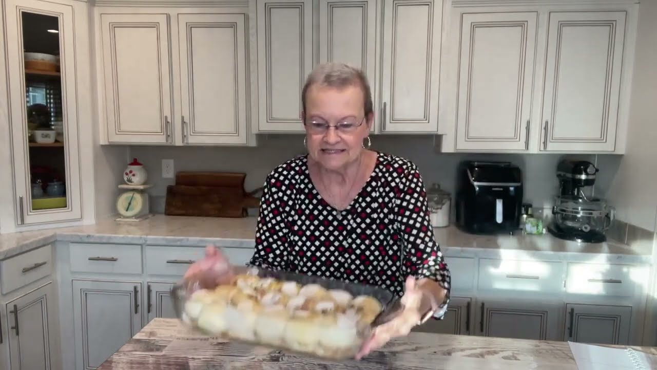 How to make OVERNIGHT CINNAMON ROLLS | Southern baking with Mama Sue | Breakfast recipe