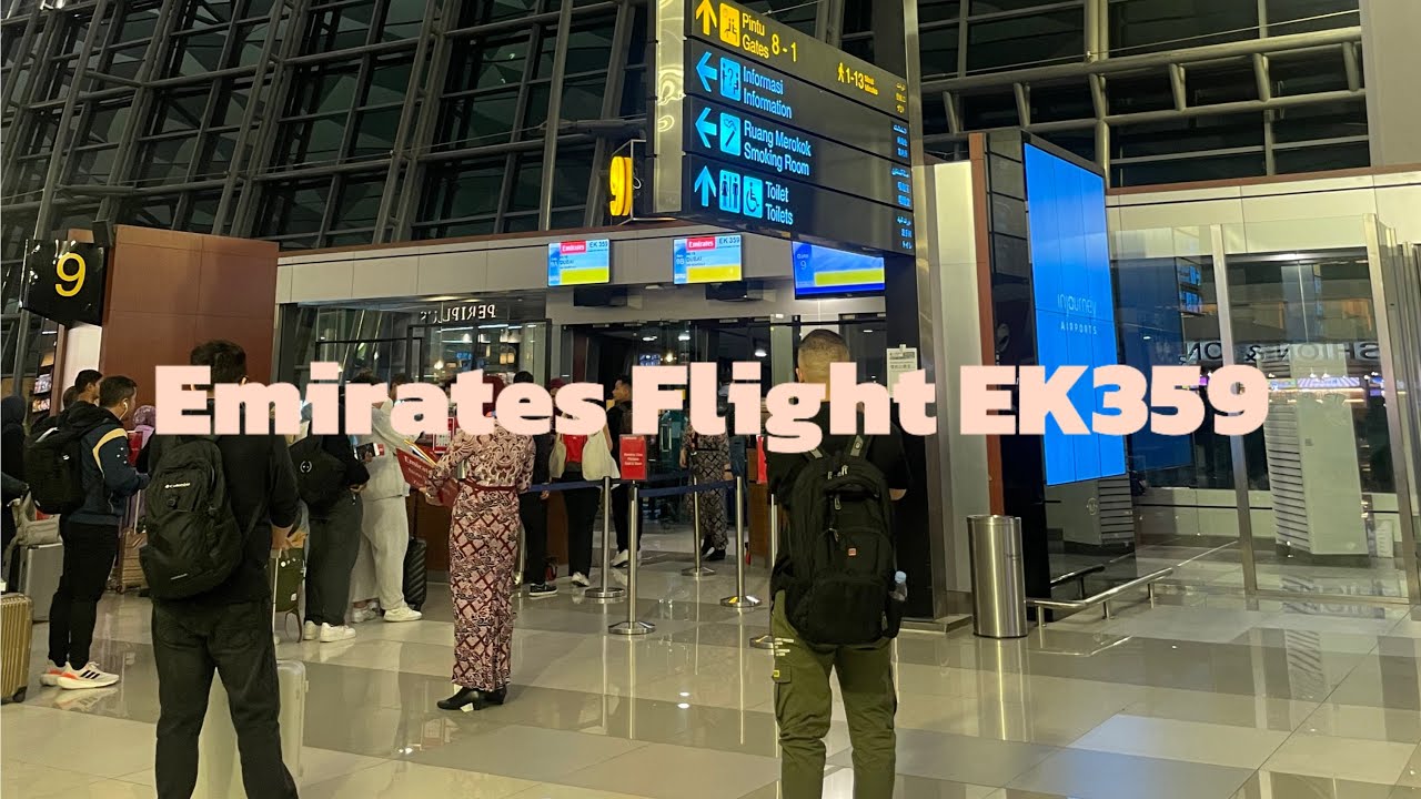 CGK - DXB Emirates Flight EK359 (Jakarta - Dubai)
