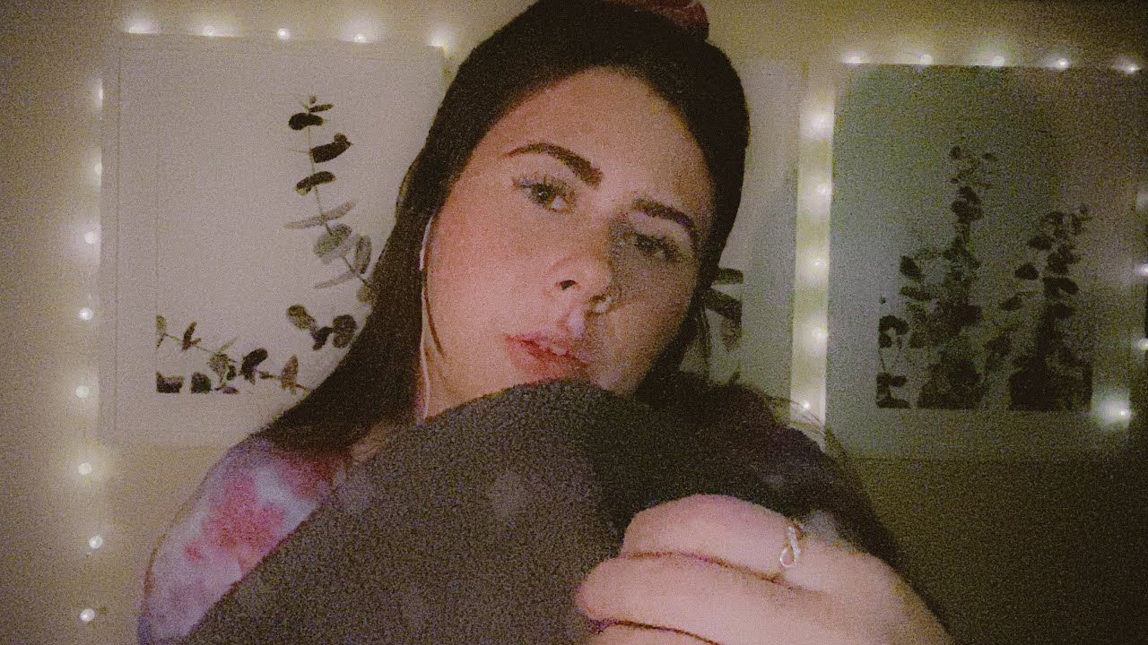 ASMR Thunder Towel / Slow Fabric Scratching (Whisper)