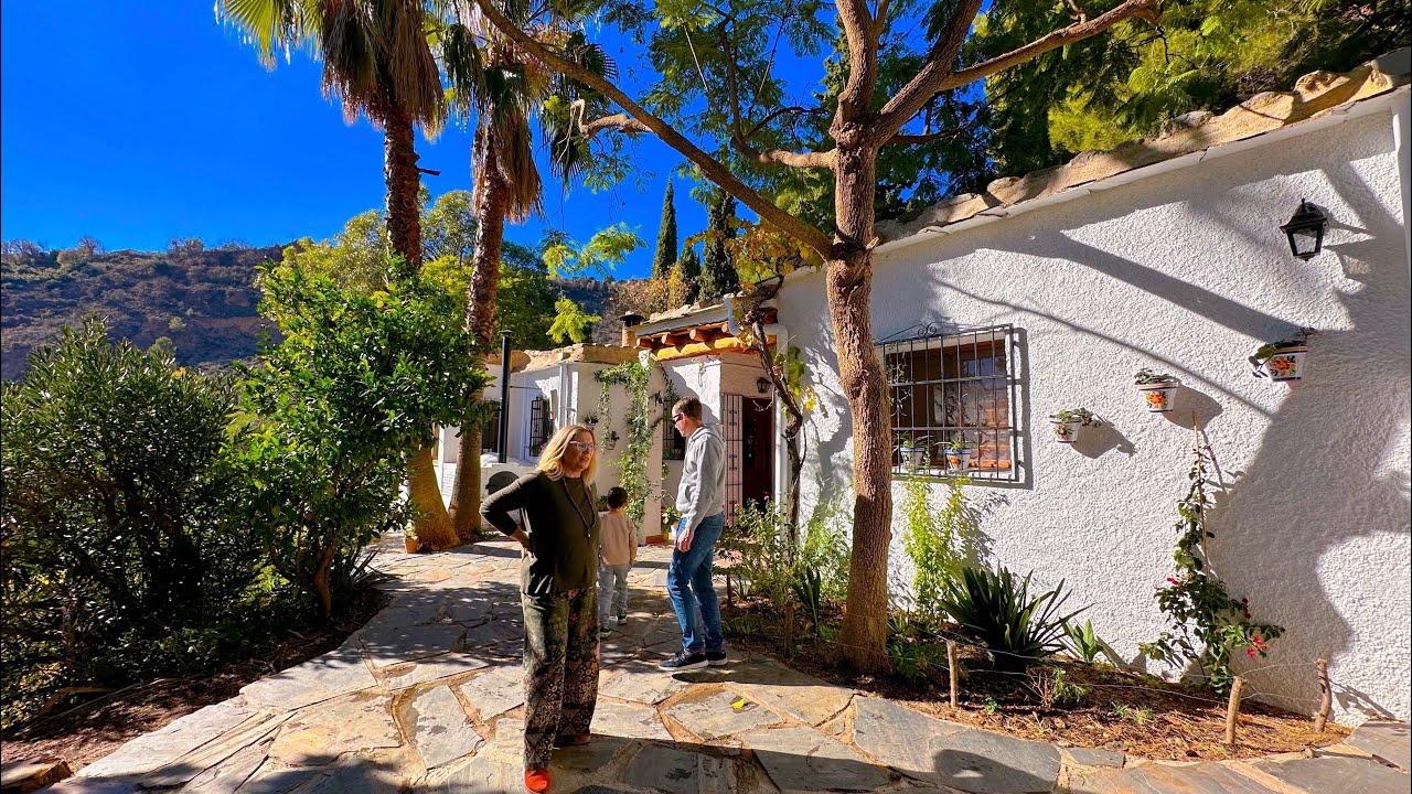 RUMAH TIDAK PERLU DIKUNCI!😱 Keliling Tour Rumah & kebun buah Mertua di Pegunungan Spanyol🏡
