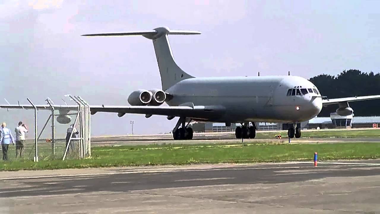 VC10 final landing at st mawgan/ newquay airport