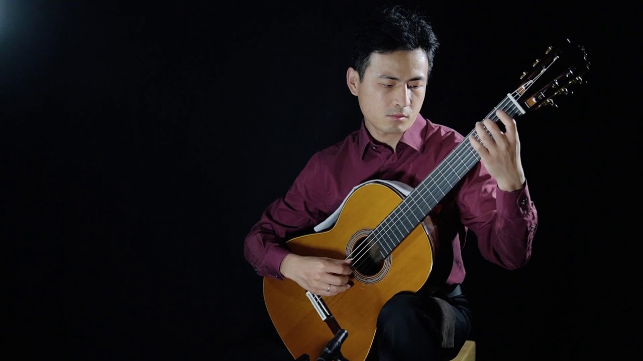 Bin Hu Plays Prelude BWV 1007 by J. S. Bach