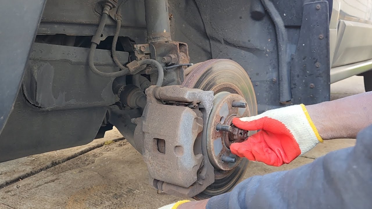 2011 Jeep Patriot front spindle job