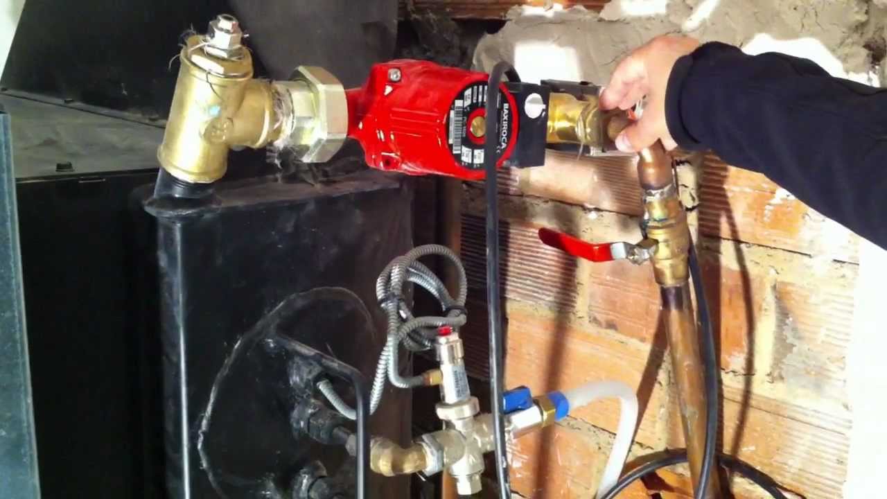 Instalación chimenea leña recuperadora | Biomasacaldera.es