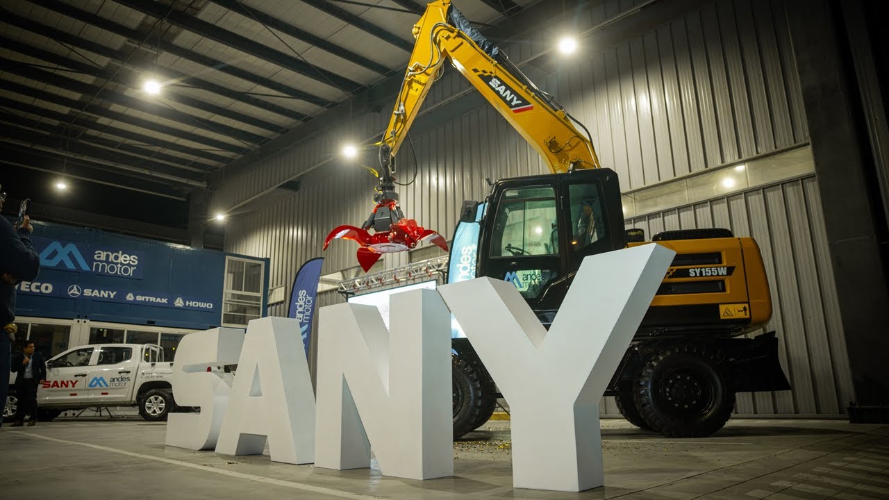 Lanzamiento Excavadora sobre Neumáticos SY155W