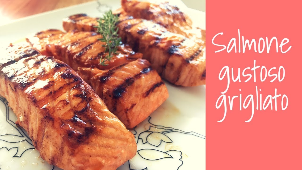 Salmone Gustoso Grigliato su piastra.