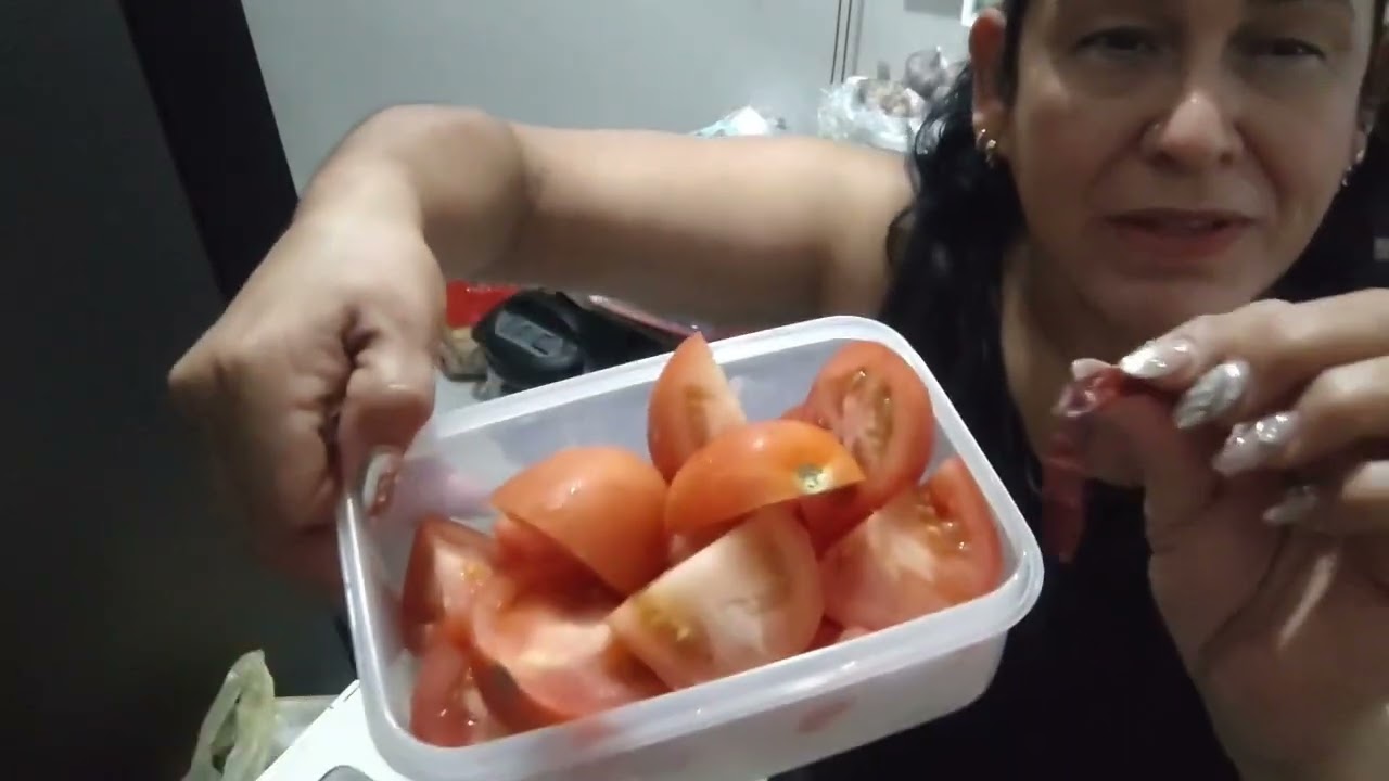 Hice dos salsas 😋👍una si pico 😬😱me hice un omelette de pavo