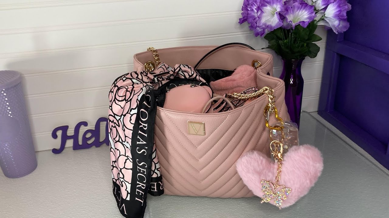 WHAT'S IN MY BAG💕💕 VICTORIA'S SECRET SHOULDER TOTE IN ORCHID BLUSH