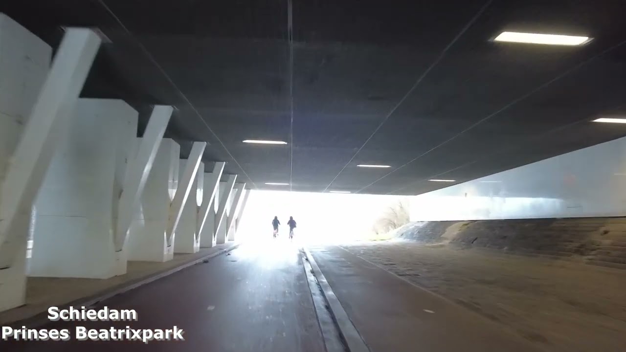 Snowy Netherlands! Biking around Schiedam - Prinses Beatrixpark