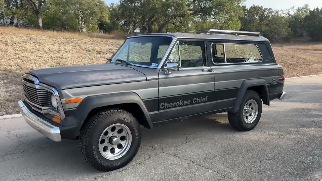 1980 Jeep Cherokee Walk Around and Start Up 047265