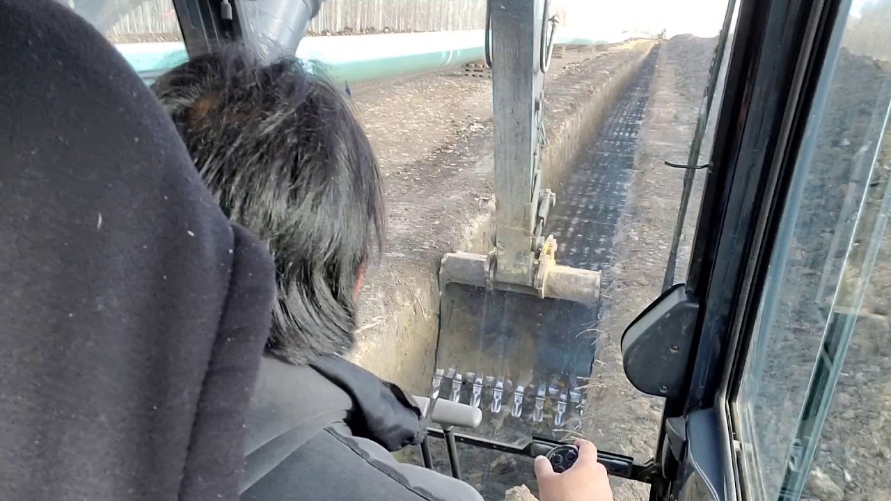 Deere 470G digging mainline