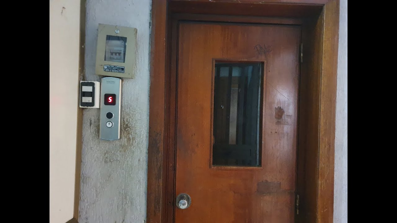 OldVsNew11: 1960's Bellomo & 2000's BME-Marino Tr. Elevators@Via Mazzini 116, Battipaglia, Italy