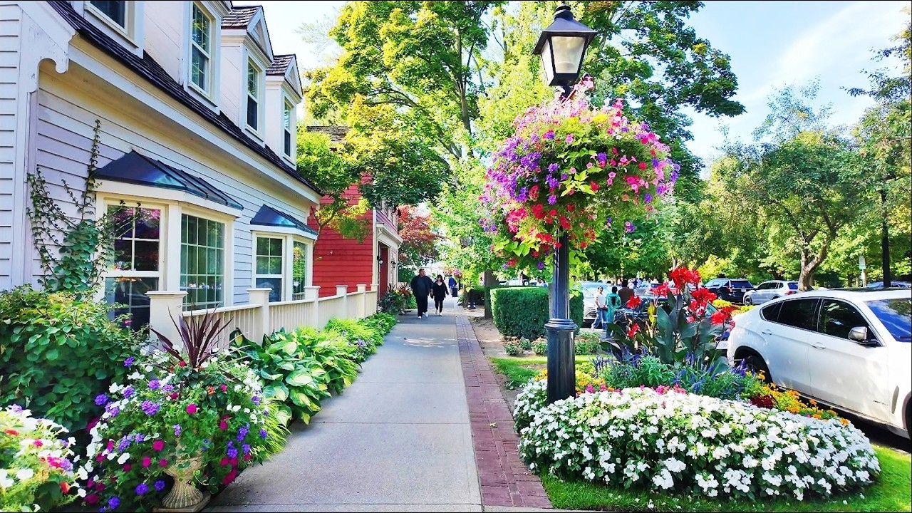 Prettiest Canadian Town to Visit in Autumn Niagara-On-The-Lake Canada
