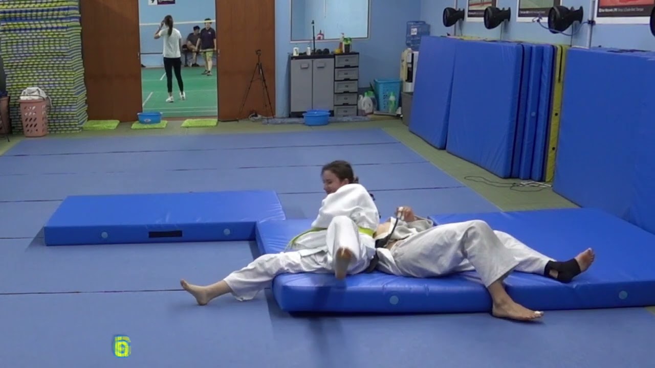 8 Throws from the Georgian Grip